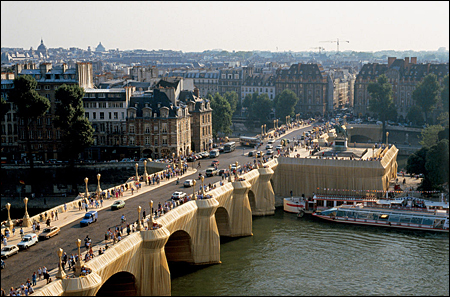 CHRISTO et Jeanne-Claude. Le Pont Neuf Empaquet, Paris 1975-1985. Paris, Adam Biro, 1990.