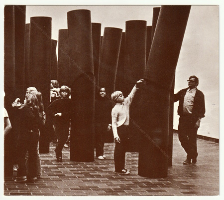 Pol BURY - 25 tonnes de colonnes. Saint-Paul, Fondation Maeght, (1974).